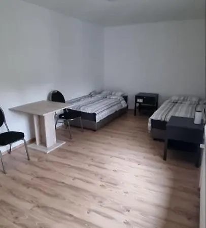Apartament Mit Garten In *