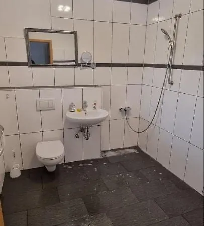 Mit Garten In *