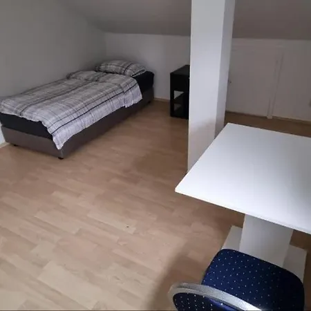 Apartament Mit Garten In