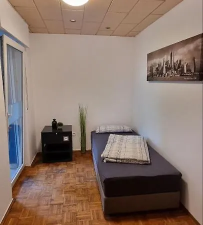 Apartament Mit Garten In *