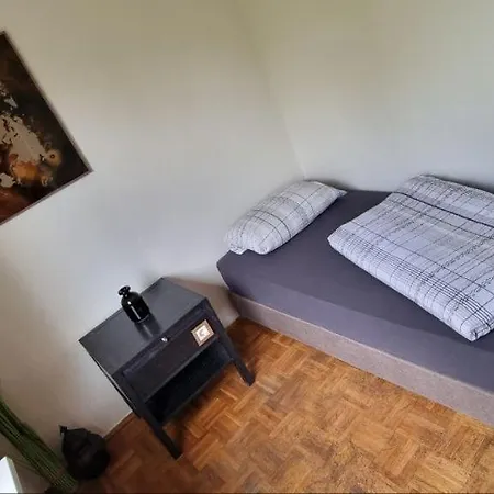 Apartament Mit Garten In